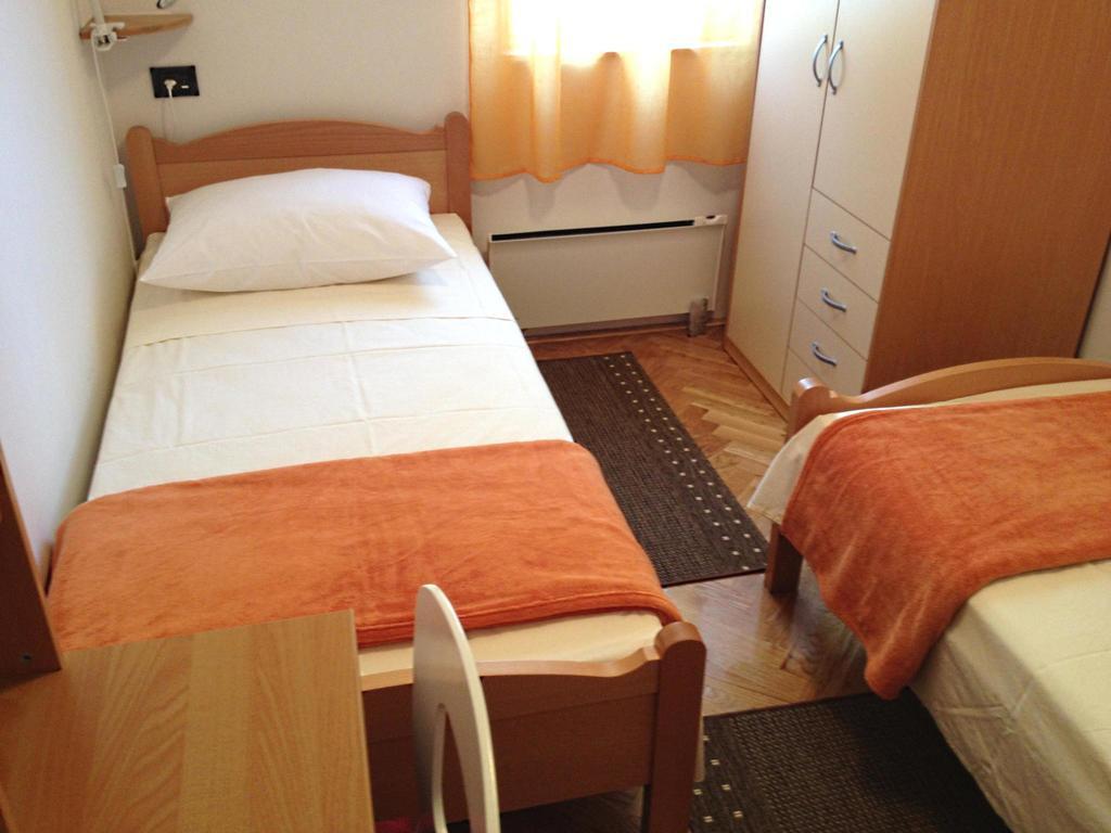 Kristian Apartments Подстрана Екстер'єр фото
