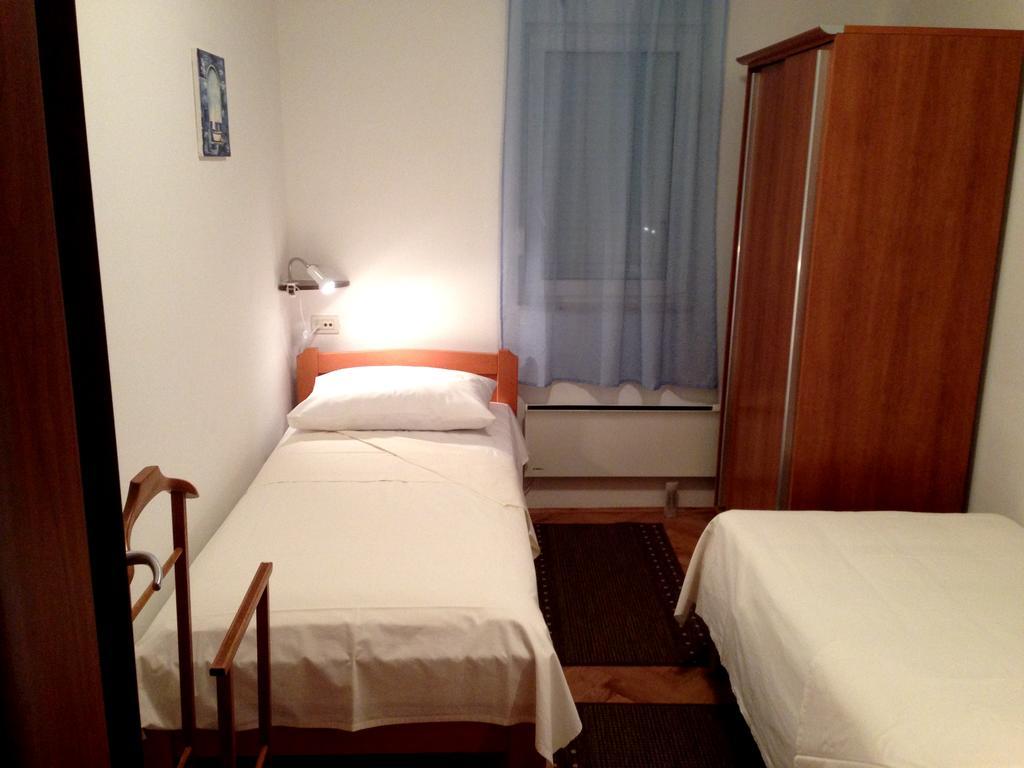 Kristian Apartments Подстрана Екстер'єр фото
